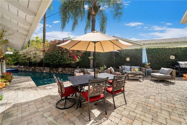 Building Photo - 4571 Canoga Dr