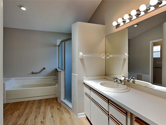 Building Photo - 5144 Drury Ct