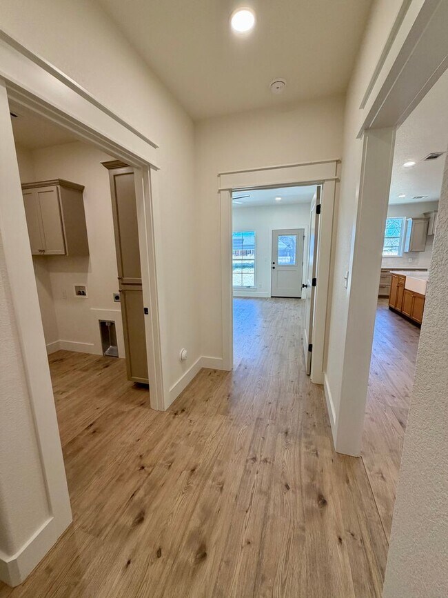 Building Photo - 509 Waggoner Ln