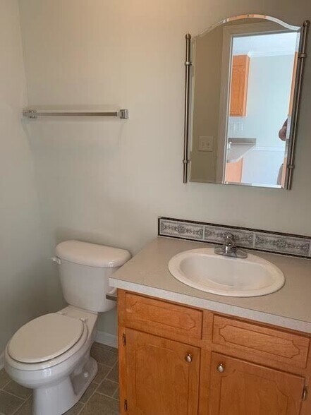 Building Photo - 2345 Vineyard Dr