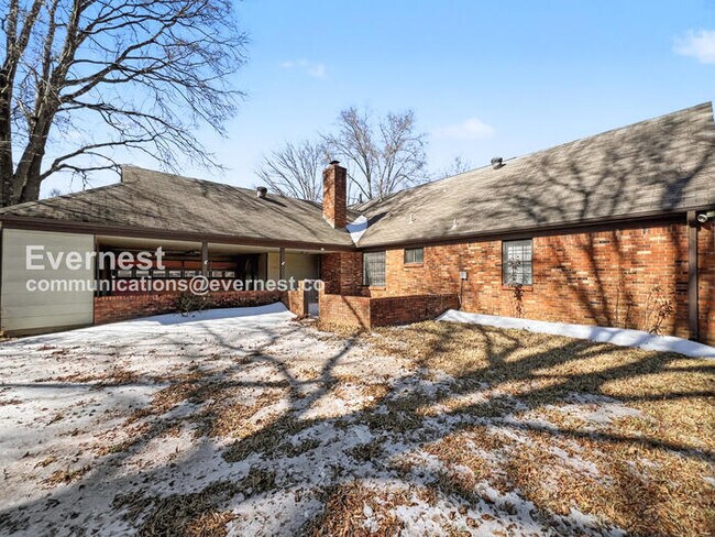 Building Photo - 7125 Crestridge Rd