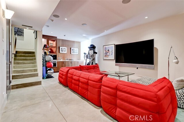 Building Photo - 3208 Ocean Dr