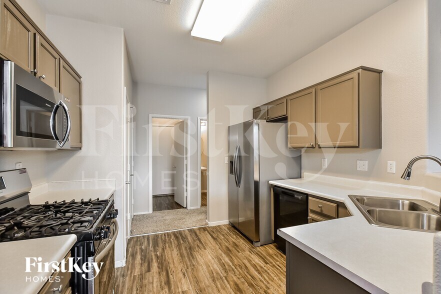 Building Photo - 3632 Starlight Evening St