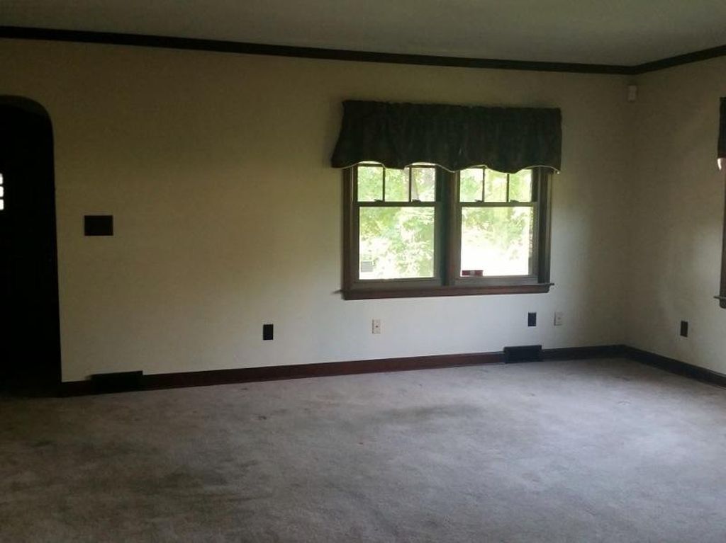 Building Photo - 1003 W 17th St