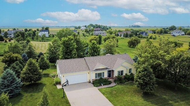 Building Photo - Spacious 5-Bedroom Retreat for Rent – Privacy, Comfort, and Scenic Views!