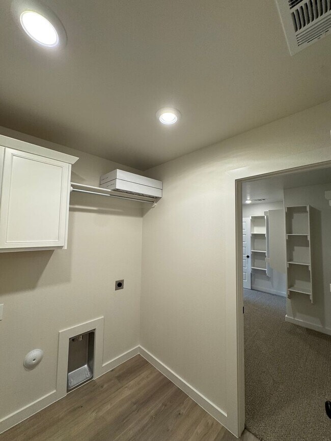 Building Photo - Fabulous Luxury Newer 2025 Build 3/2/2