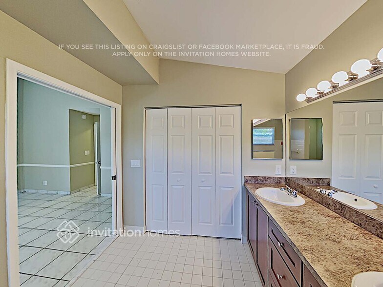 Building Photo - 8640 Tourmaline Blvd