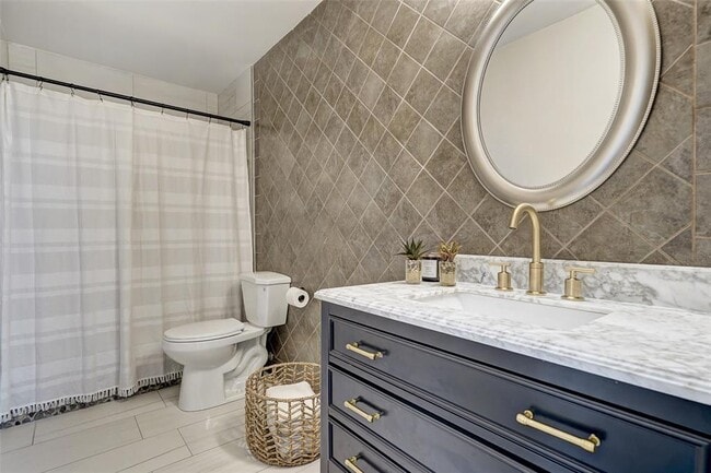 Building Photo - 8804 Mountain Ridge Dr