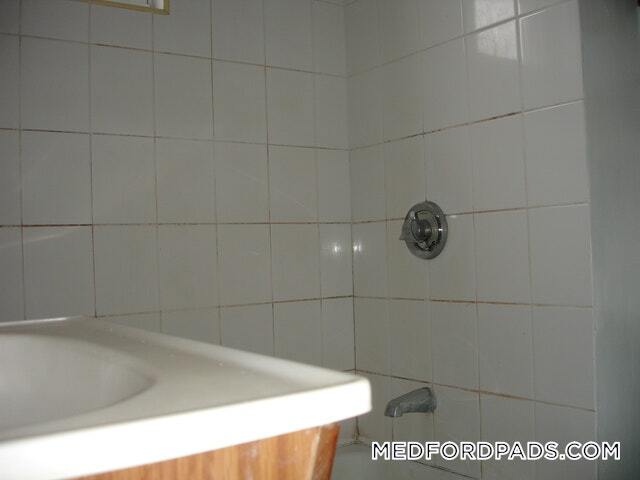 Building Photo - 79 Capen St