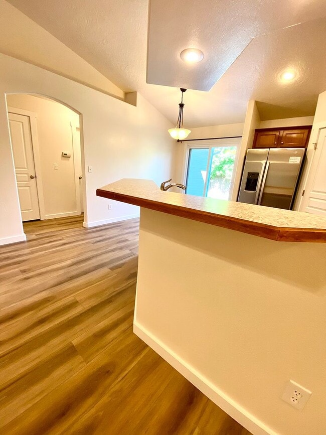 Building Photo - 4 bedroom PLUS office or 5th bedroom in NW Meridian Avail Mid August