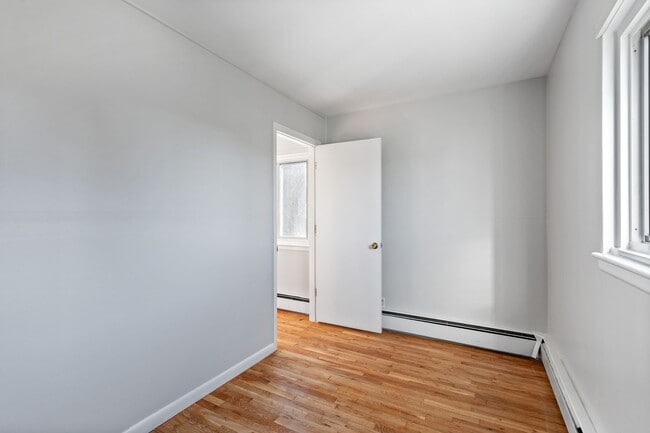 Building Photo - 430 Ridge Rd