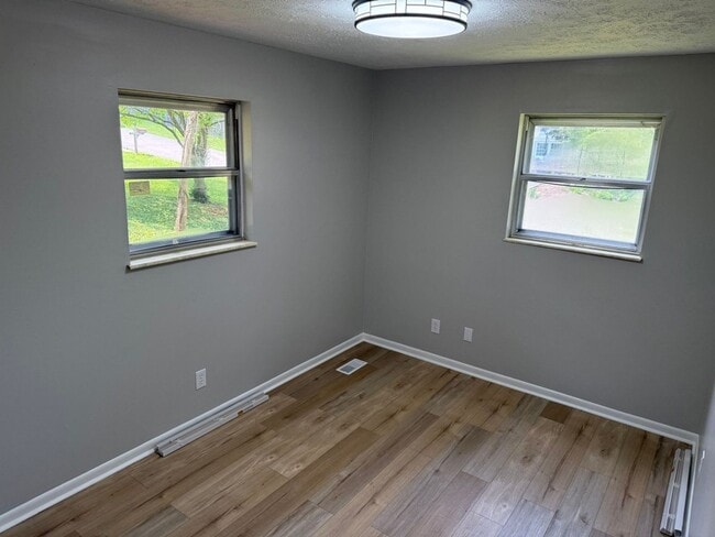 Building Photo - Renovated Rocky Hill Home