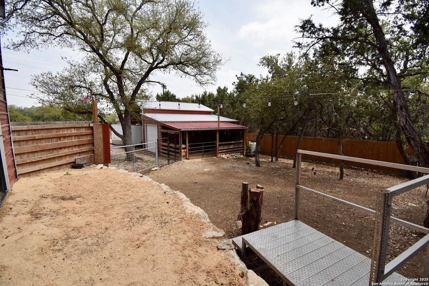 Building Photo - 1224 Campfire