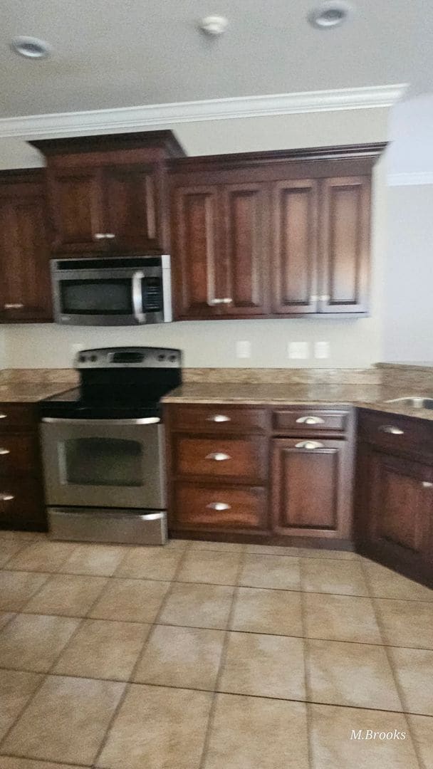 Building Photo - Beautiful 3/2 located in Valdosta