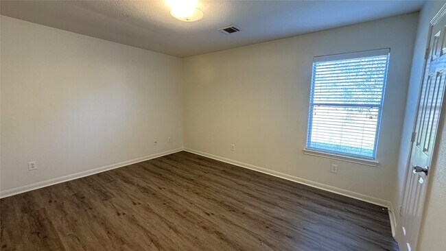 Building Photo - 28831 Frio River Loop