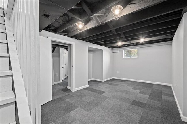 Building Photo - Spacious 4-Bedroom Home with Modern Updates & Private Driveway