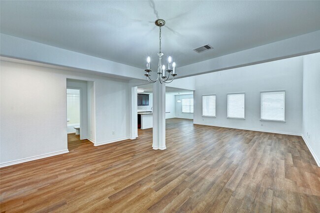 Building Photo - 9230 Mission Arbor Ln