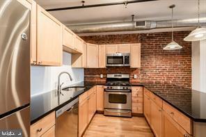 Building Photo - 103 Church St