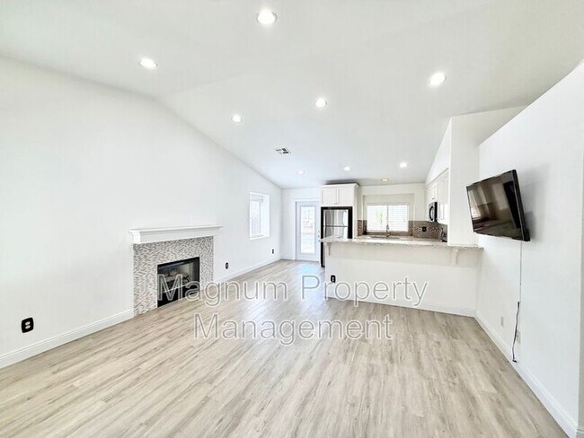 Building Photo - 39721 Rustic Glen Dr