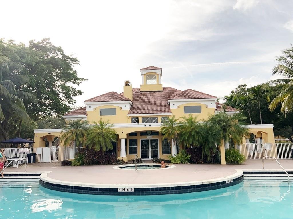 Club House - 2350 NW 27th St
