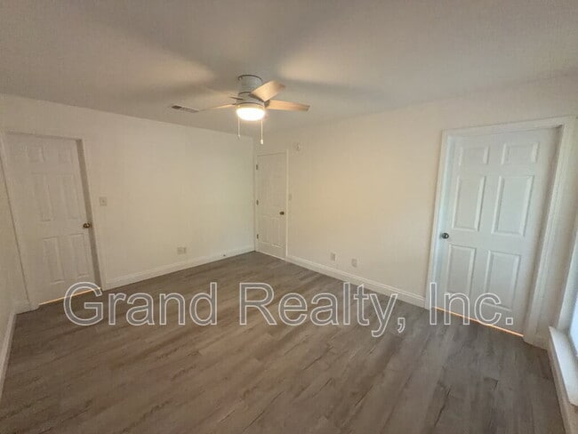 Building Photo - 6733 Applegate St