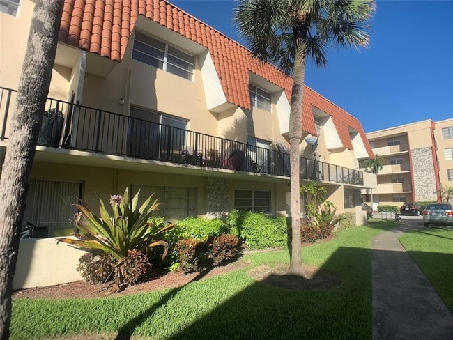 Building Photo - 9357 SW 77th Ave