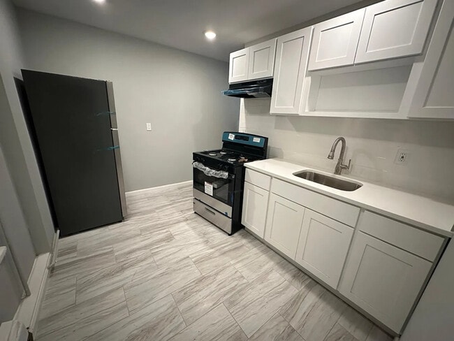 Building Photo - 1150 Mary St