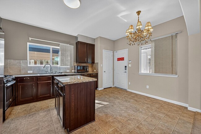 Building Photo - 14574 Empanada Dr