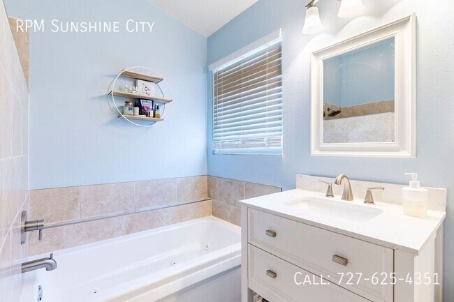 Building Photo - 11216 Clayridge Dr