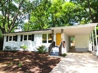 Building Photo - 2904 Shamrock Dr
