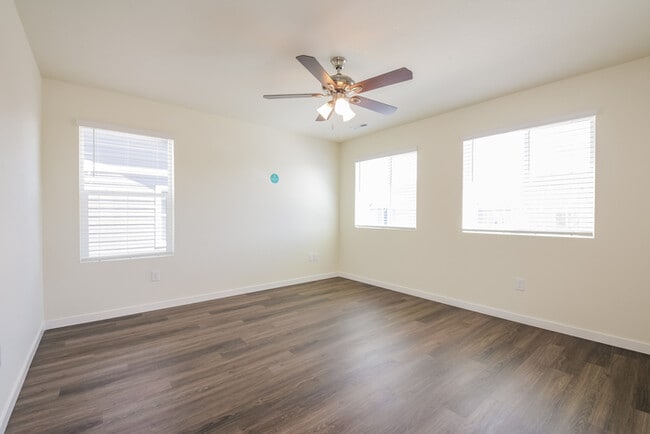 Building Photo - 13520 Oneida Ln
