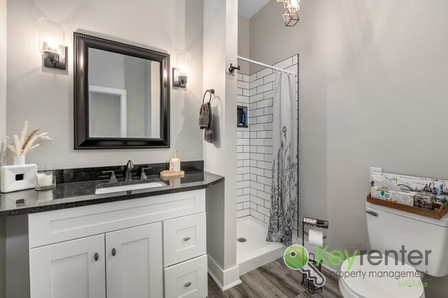 Building Photo - Delano District | Renovated 3 Bedroom 3 Ba...