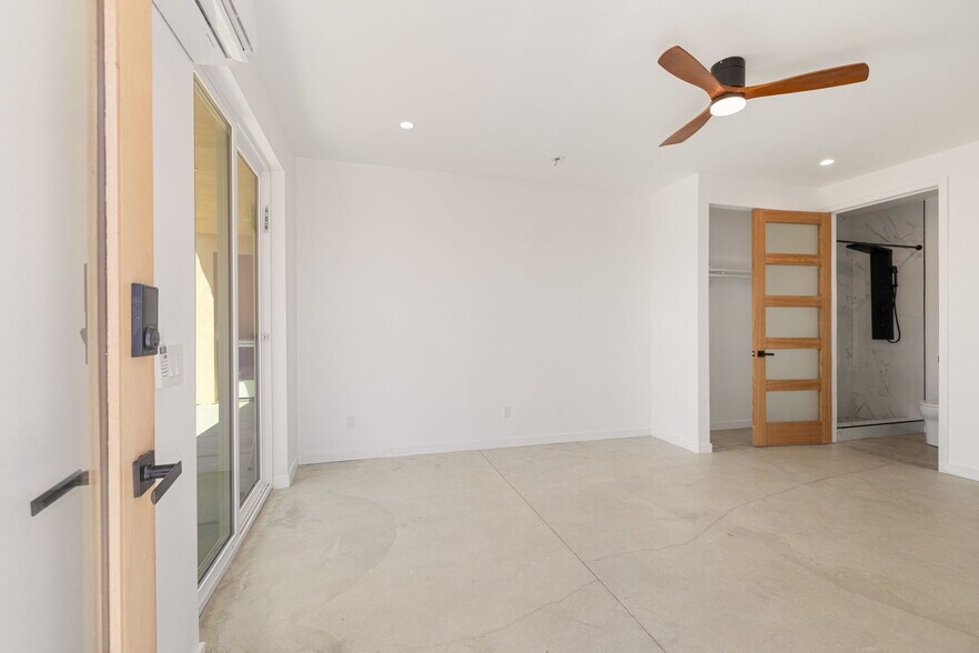 Building Photo - 44429 Avenida Hanna