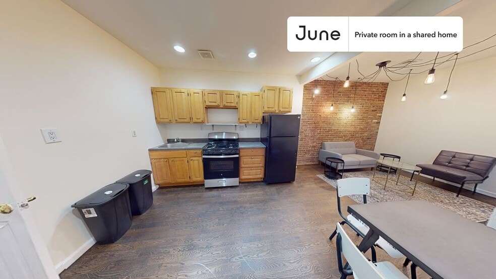 Building Photo - Room in Shared 4 bed/1.5 bath home
