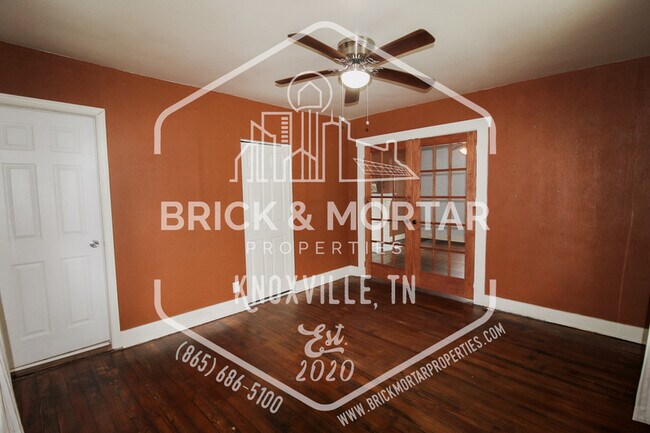 Building Photo - 427 E Caldwell Ave