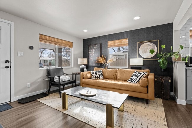 Building Photo - Gorgeous furnished 3 Bed bungalow in Berkeley!