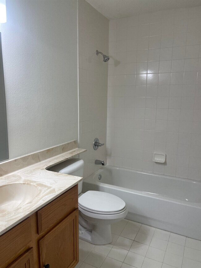 Building Photo - 1300 Royal Troon Ln