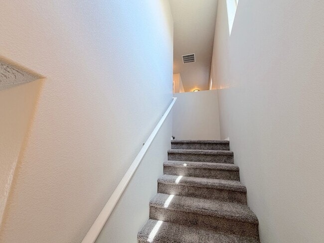 Building Photo - Beautiful 3-Bedroom Home in Tierra Oeste near Ladera/Unser. Refrigerated Air!