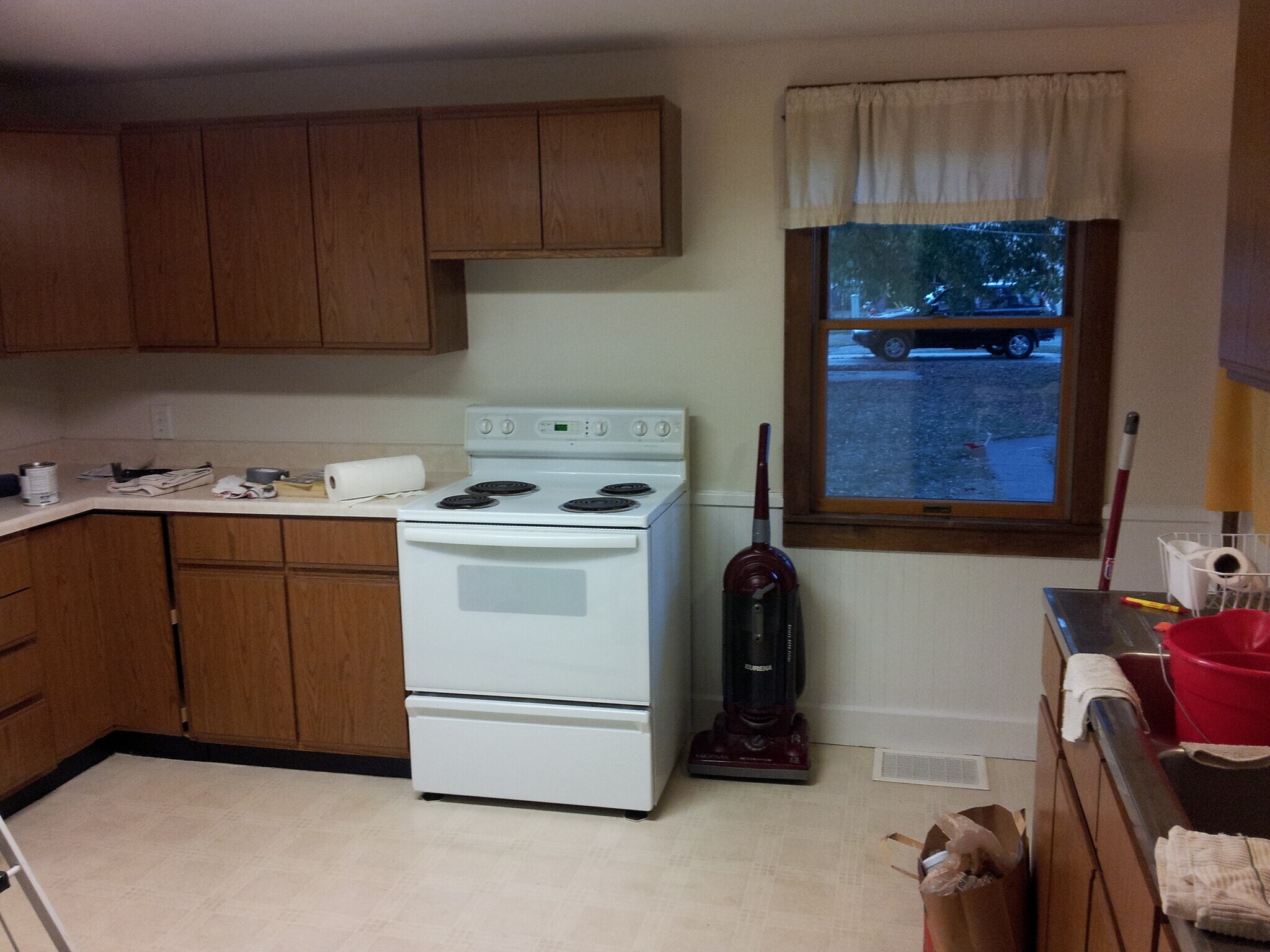 Kitchen - 401 Lewis St