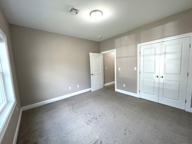 Building Photo - 37 Hunters Ln