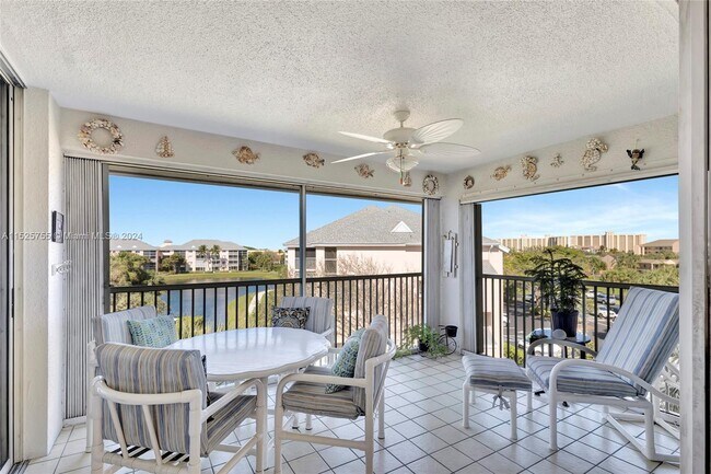 Building Photo - 353 S US Hwy 1