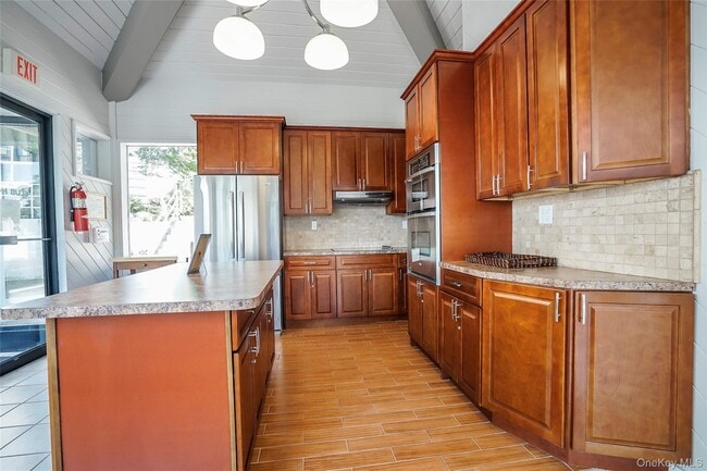 Building Photo - 200 High Point Dr