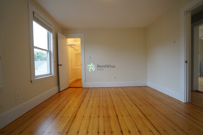 Building Photo - 21 Plainfield St