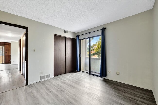 Building Photo - 2 bedroom, 2 bath condo - Available April 2026