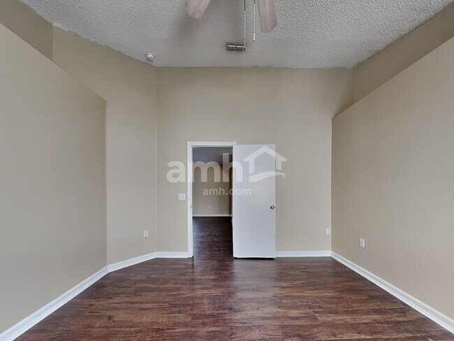 Building Photo - 116 Placid Woods Ct