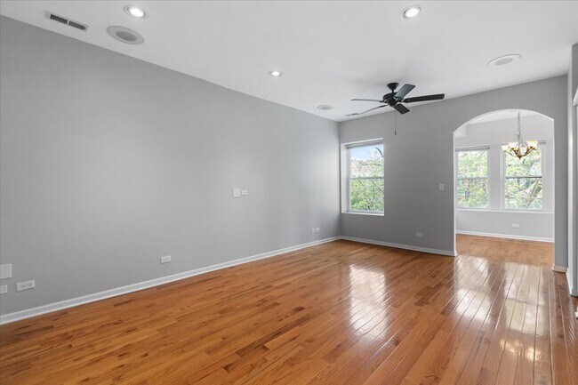 Building Photo - 7717 N Marshfield Ave