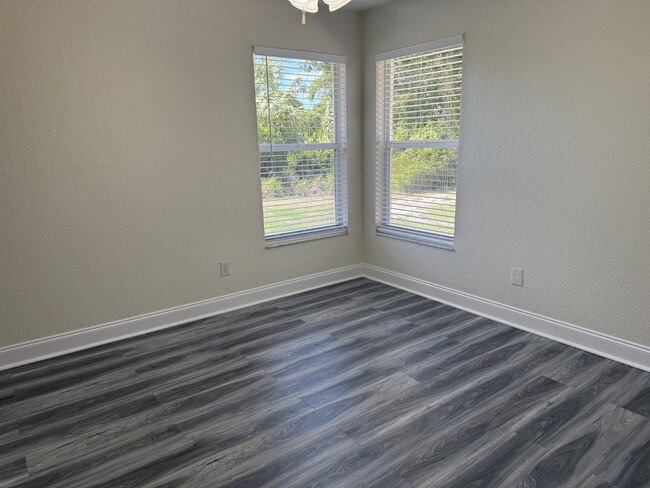 Building Photo - "3-Bedroom North Port Home!"
