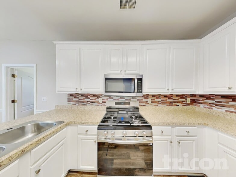 Building Photo - 12264 Crestwood Ct