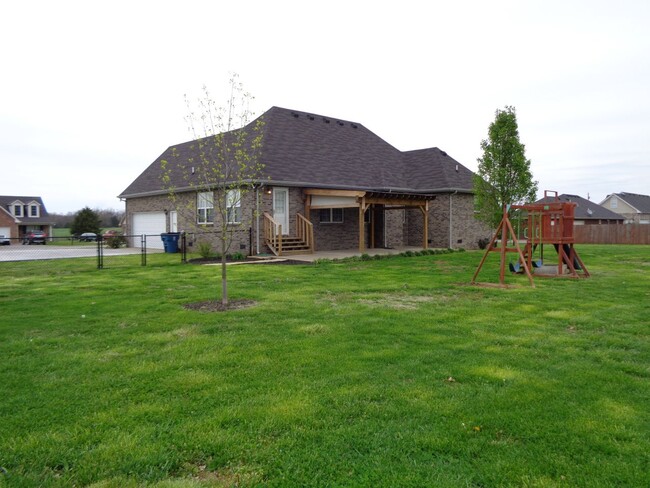 Building Photo - 2910 Ridgewood Dr