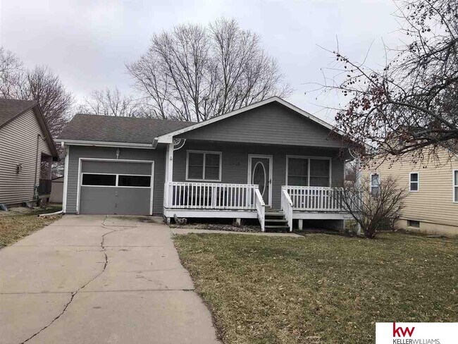 Primary Photo - 2405 Madison St